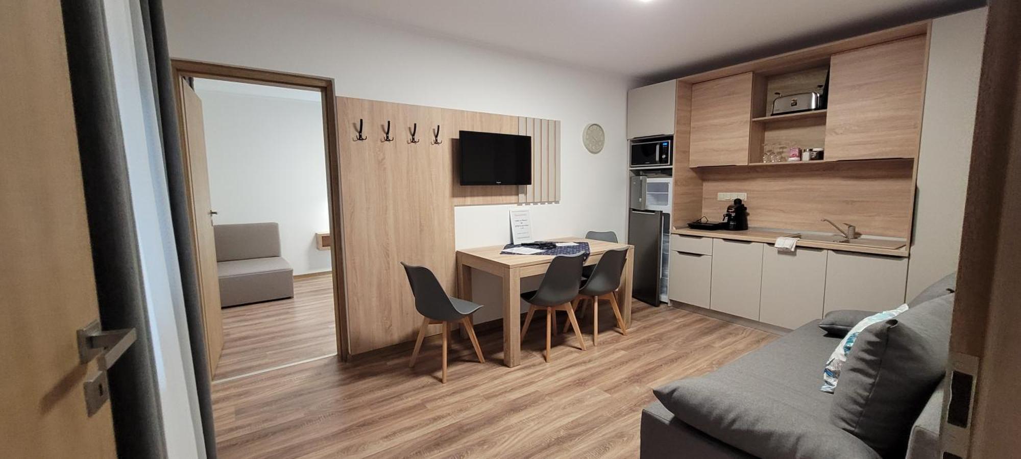 Csaladi Kikoeto Apartman Дьюла Экстерьер фото