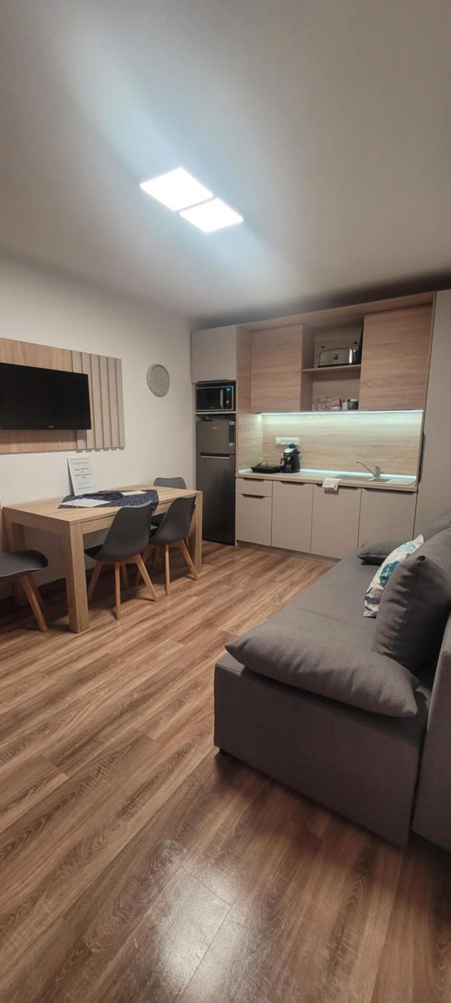 Csaladi Kikoeto Apartman Дьюла Экстерьер фото