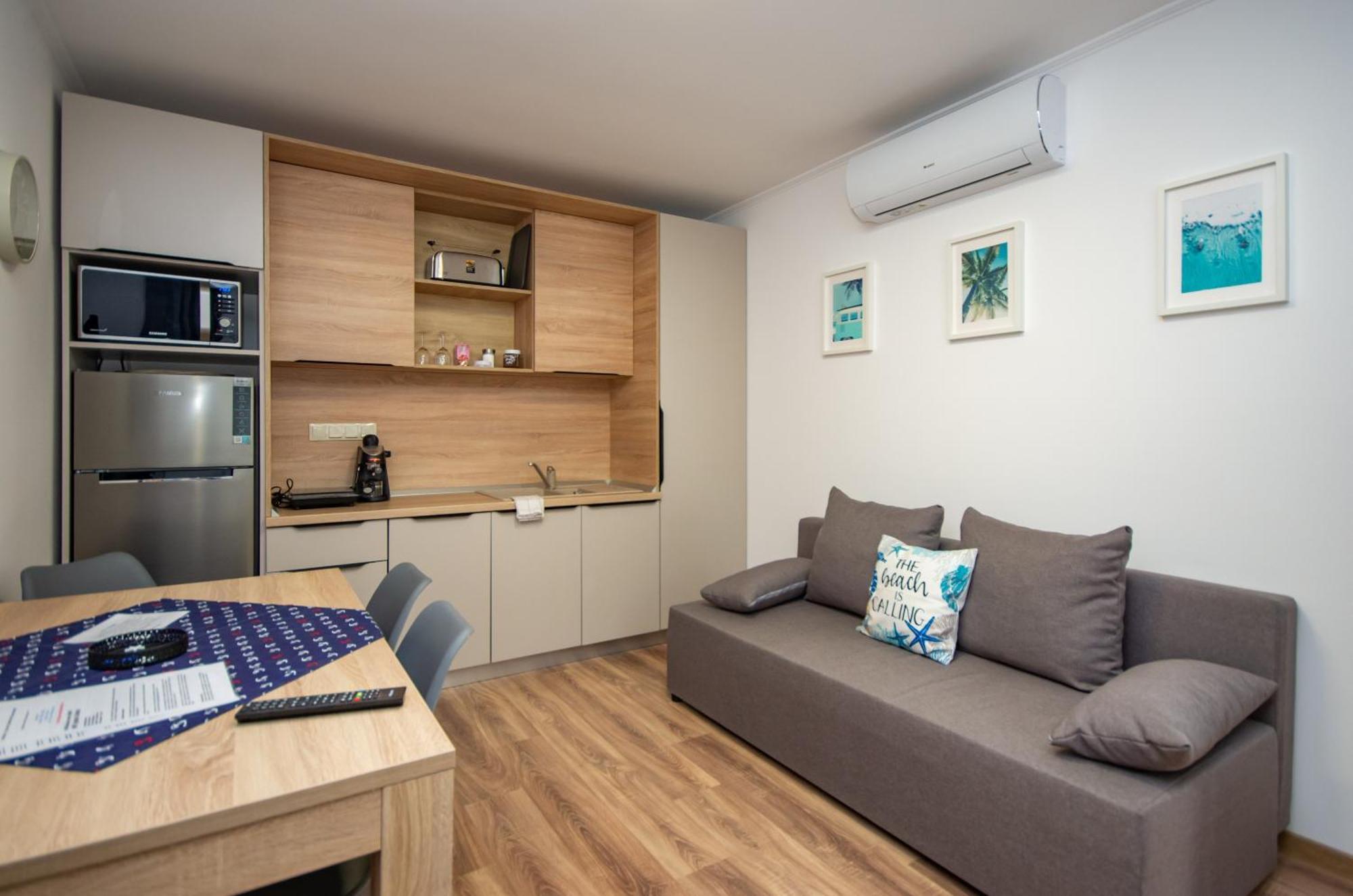 Csaladi Kikoeto Apartman Дьюла Экстерьер фото